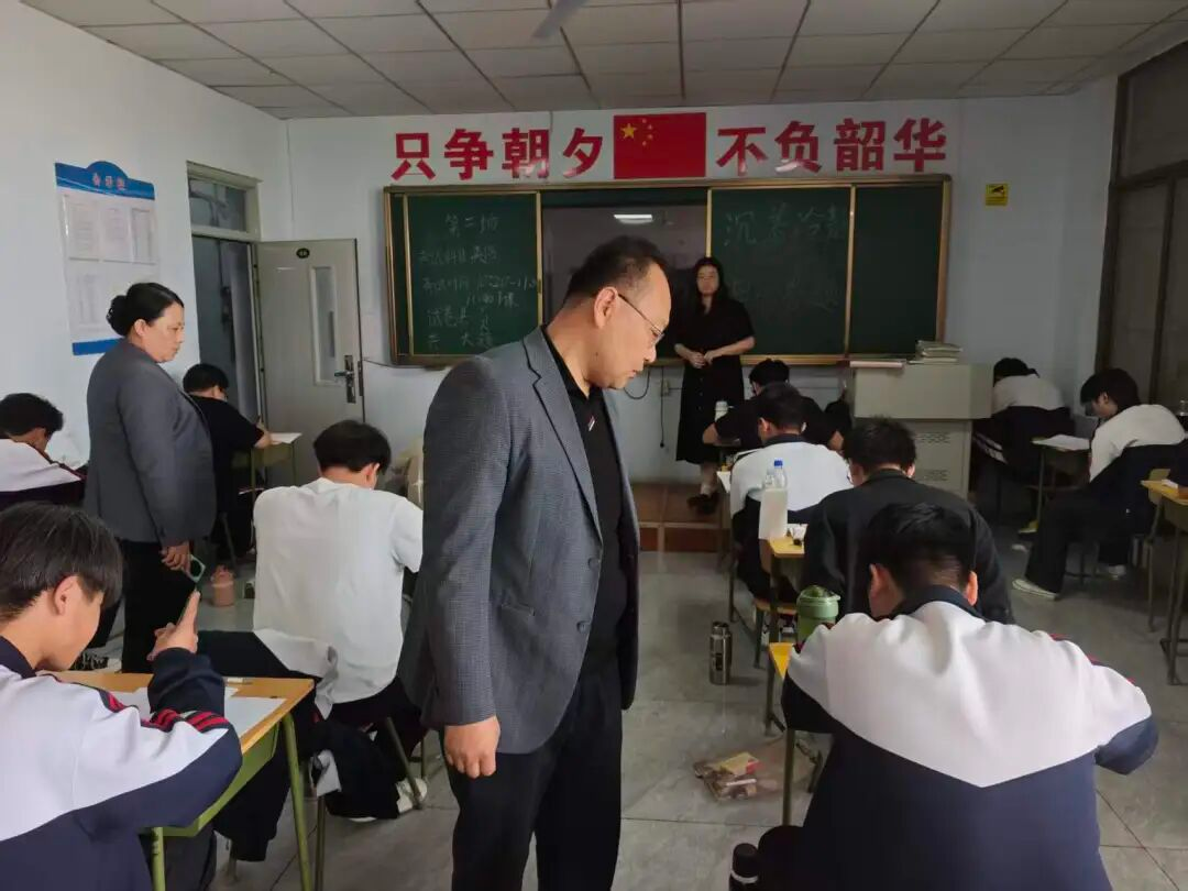 严谨考风树标杆，沉着应试展风采&mdash;&mdash;我校期中考试顺利举行